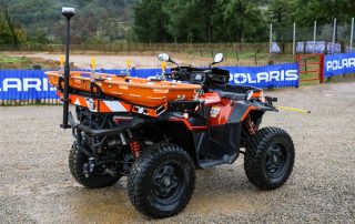 Véhicule tout terrain équipé brancard